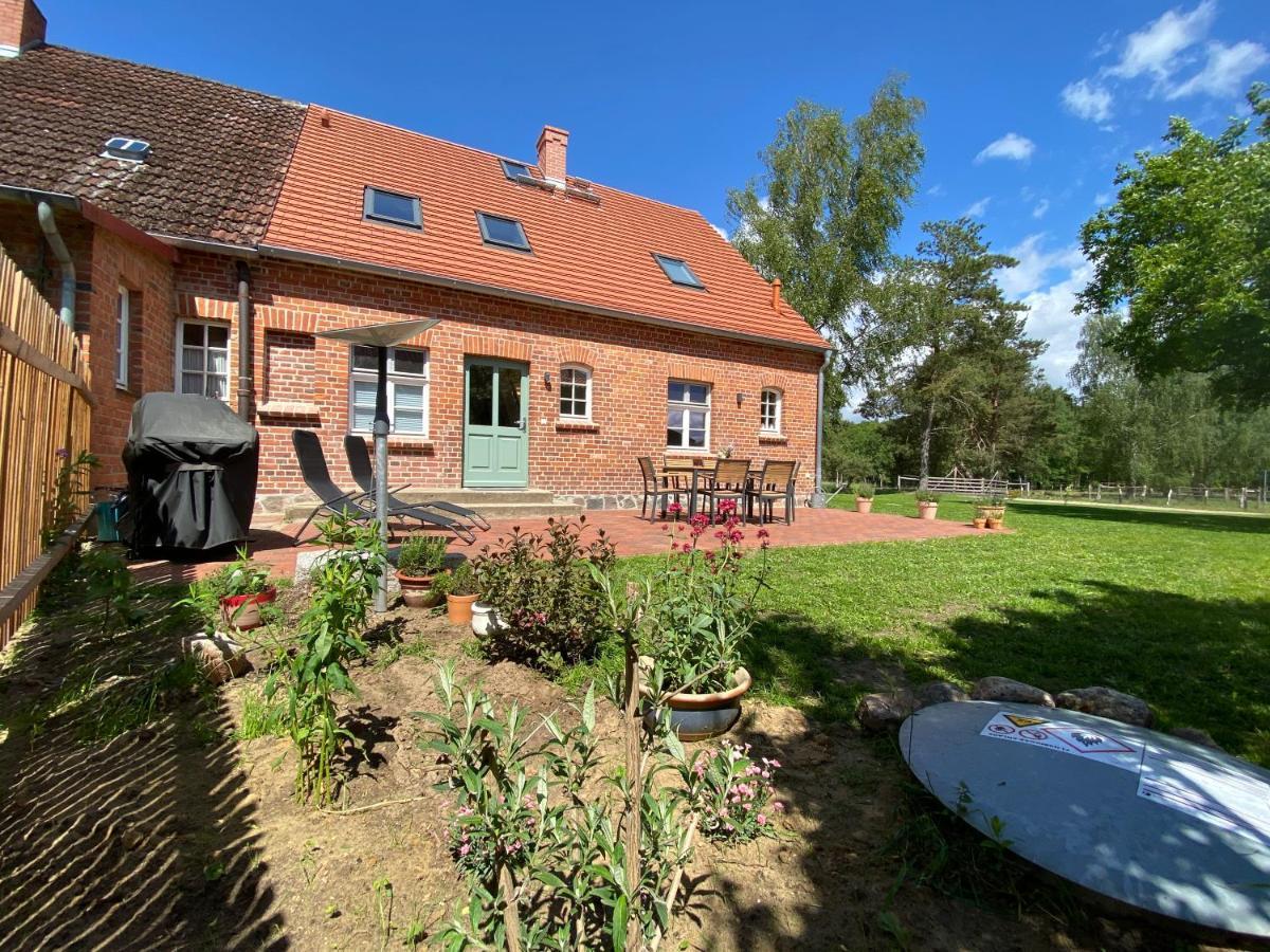 Forsthaus Zartwitzer Huette Apartment Rechlin Bagian luar foto